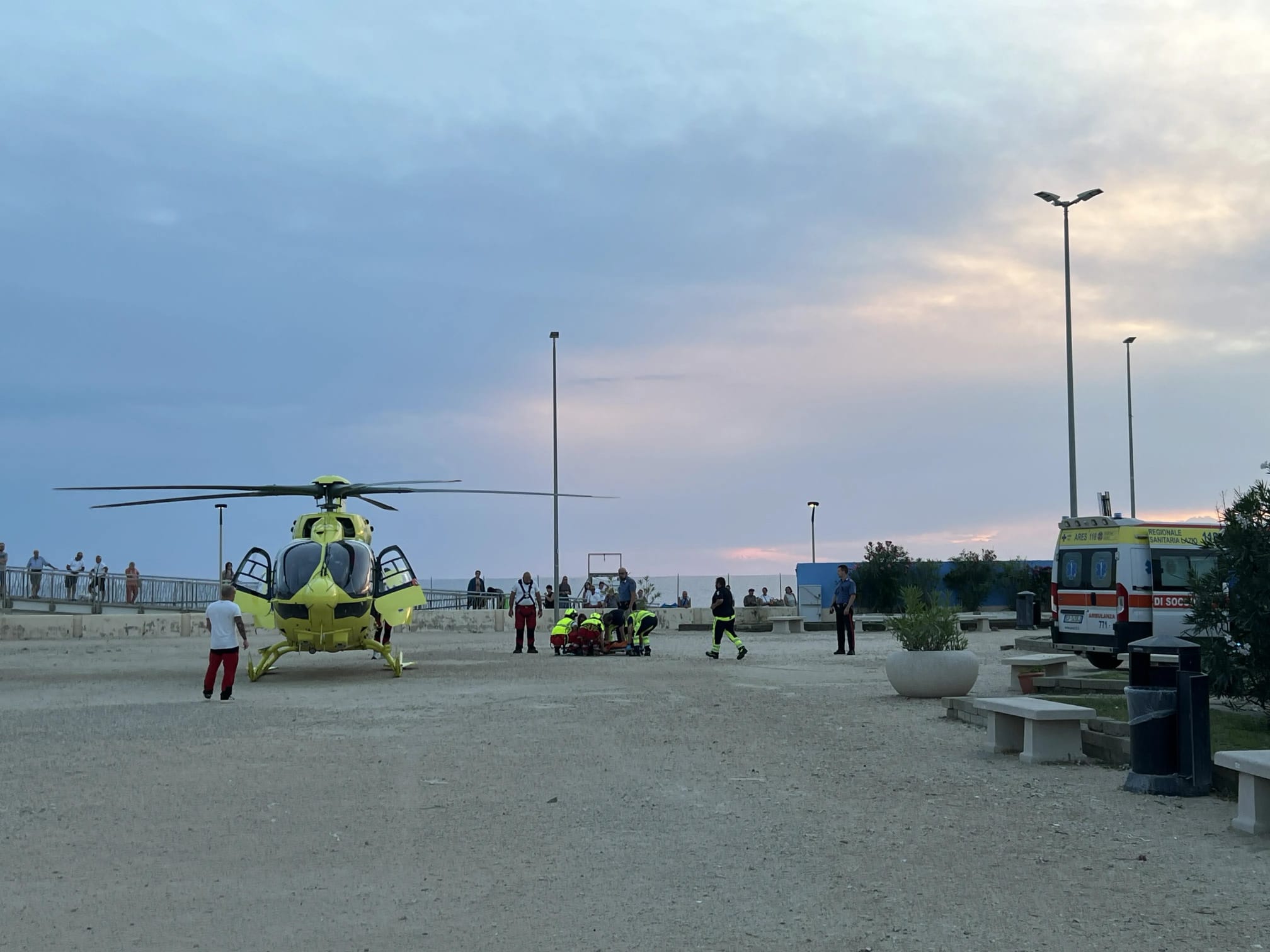 Malore a Torvajanica: 30enne soccorso e trasferito in ospedale