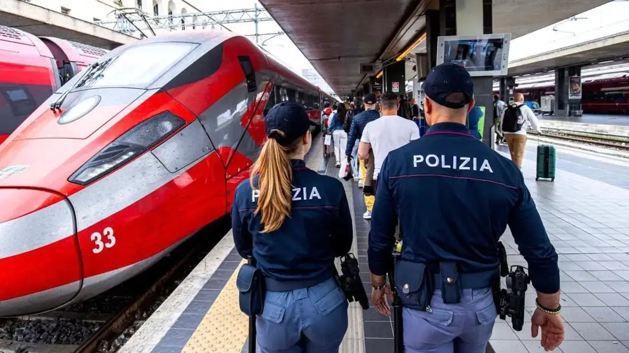 Roma Termini, furti e borseggi su treni e in stazione: tre arresti