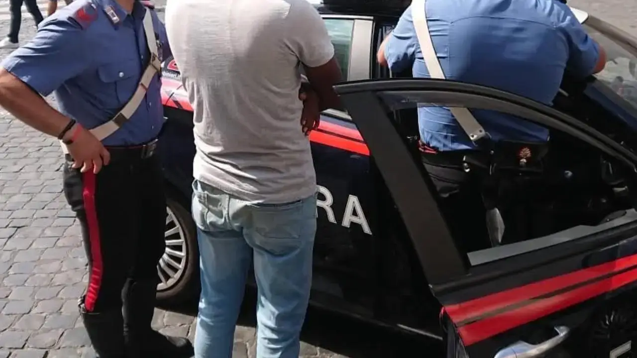 Roma, fine settimana di controlli antidroga: 10 arresti e una denuncia