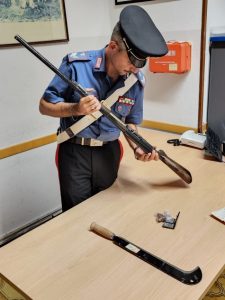 ANZIO Il fucile sequestrato dai Carabinieri 1