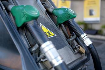 Carburanti benzina oggi prezzi ancora in salita