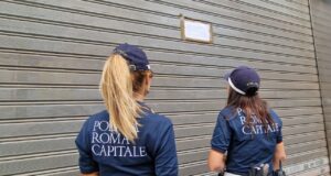 Roma, blitz nel centro massaggi a luci rosse all'Appio Latino: sequestrato