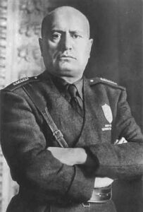 Mussolini_mezzo busto - Vi racconto il fascismo