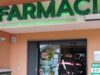 Rapina in farmacia a Roma, minacciano il medico con una siringa insanguinata e si fanno consegnare l'incasso