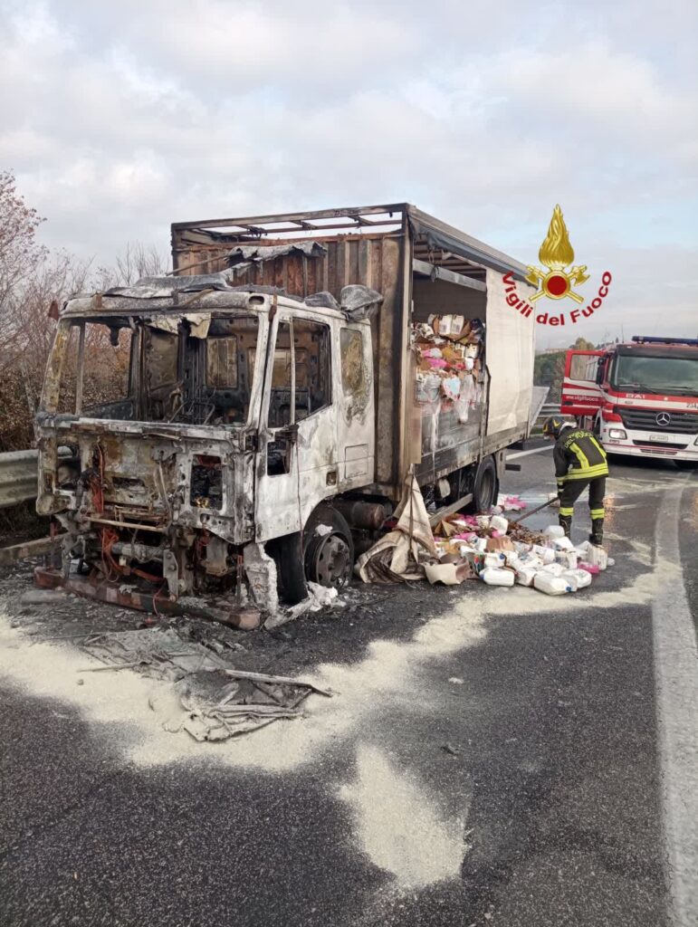 camion fiamme roma