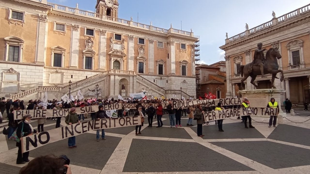 protesta termovalorizzatore campidoglio roma