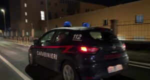 Roma, 16enne accoltellato in una rissa ad Arco di Travertino: ragazzo arrestato per tentato omicidio