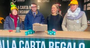 Raccolta carta regali Natale a Roma, in 3mila alla lotteria dei rifiuti: estrazione vincitori il 25 gennaio