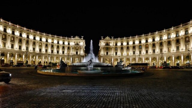 Roma, nuova illuminazione per piazza della Repubblica