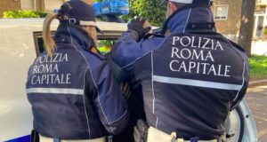 Roma, parcheggiatore abusivo denunciato 9 volte in un anno: arriva l'espulsione