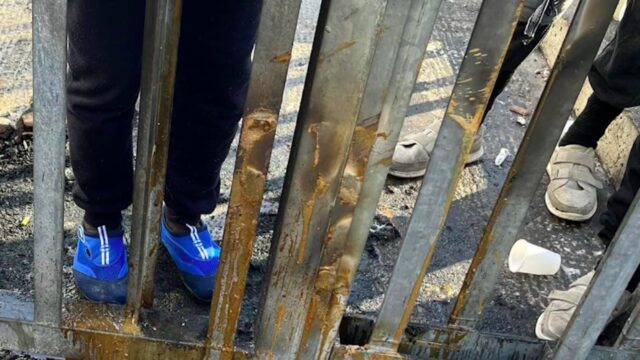 Disordini al Cpr di Ponte Galeria, 14 migranti arrestati. Aperta inchiesta sulla morte del 22enne
