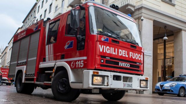 filobus incendio roma nomentana fiamme