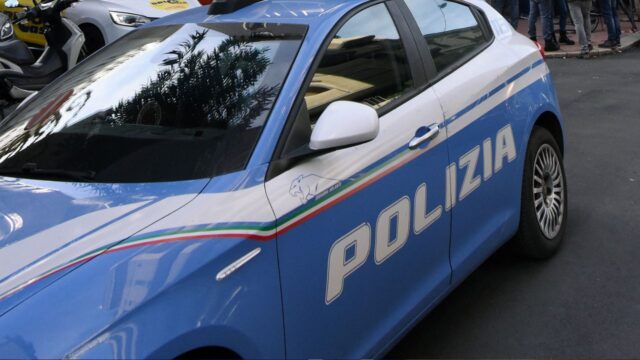 fugge alt polizia roma incidente