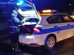 Incidente a Villaggio Prenestino, scontro tra auto e scooter: feriti due 30enni