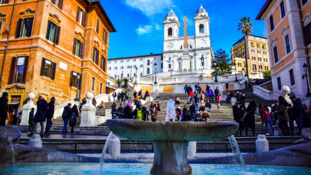 Pasqua, record di turisti a Roma: oltre un milione di presenze