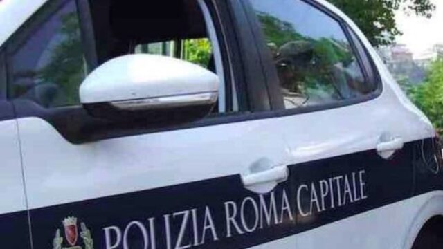 Roma, travolto da un'auto davanti Villa Borghese: morto 37enne