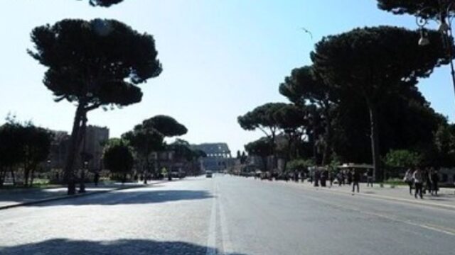 Ultima domenica ecologica a Roma, il 24 marzo stop alle auto nella fascia verde: gli orari