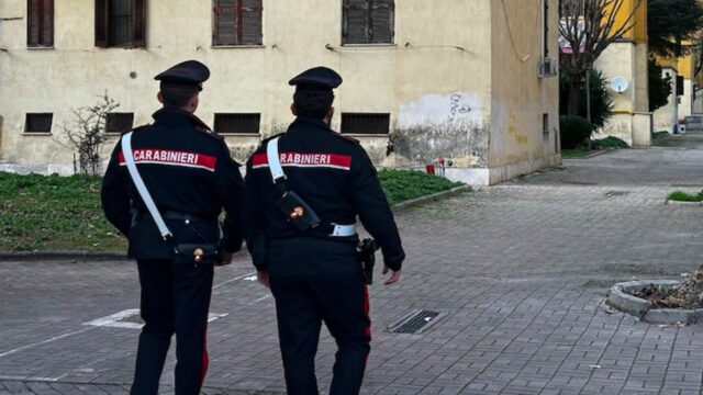 Roma, blitz antidroga al Quarticciolo: sequestrate oltre 400 dosi di cocaina