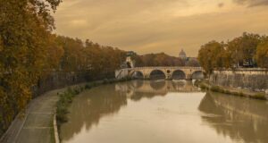 Roma, talk e proiezioni sui muraglioni di Piazza Tevere: 11 maggio evento arte e sostenibilità